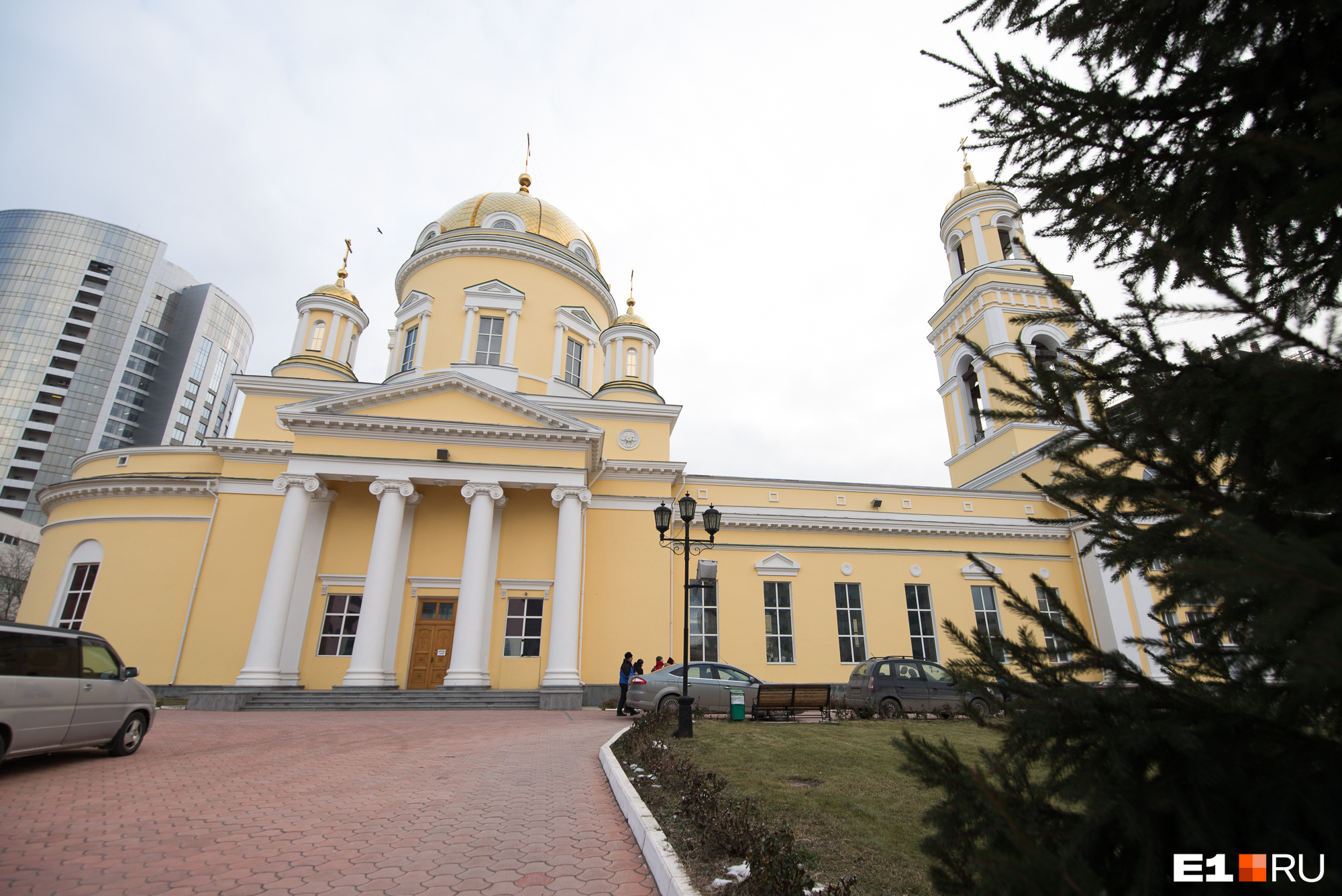 Сейчас это один из главных действующих соборов Екатеринбурга
