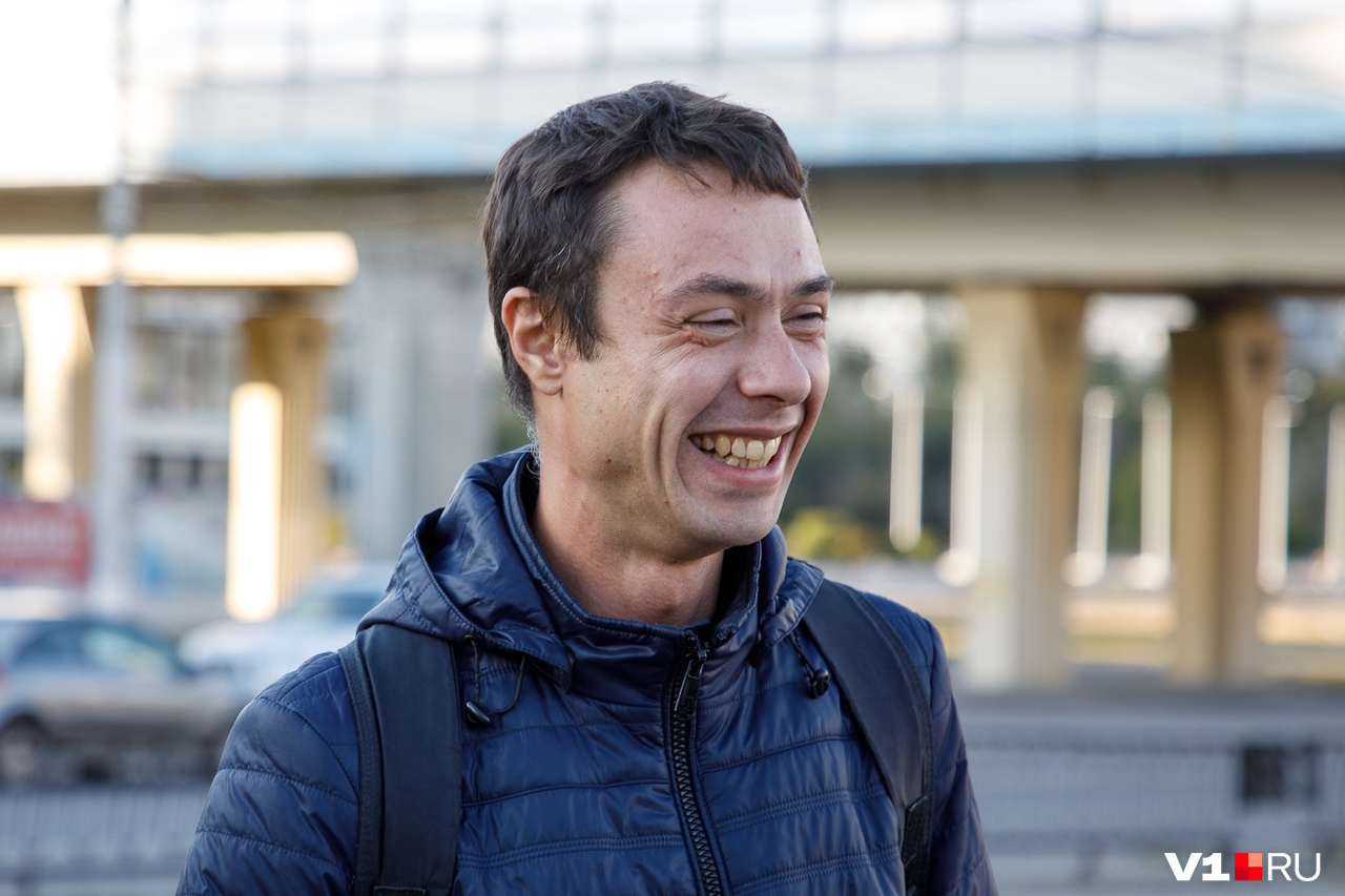 Антон не видит разницы между Астраханью и Волгоградом. Говорит, городки одного порядка Антон не видит разницы между Астраханью и Волгоградом. Говорит, городки одного порядка