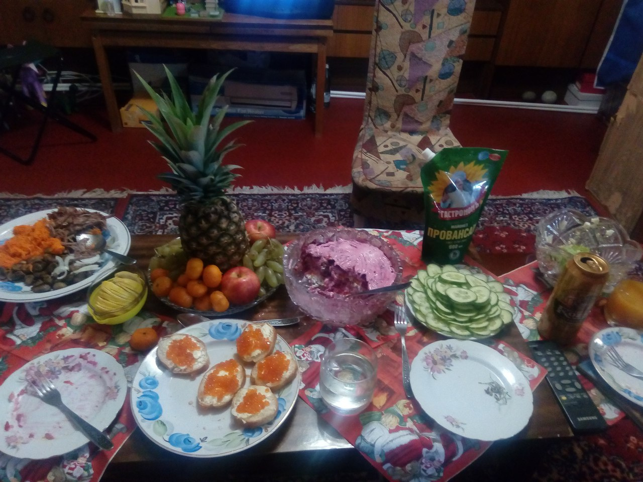 Стол Дарьи Киндяковой Стол Дарьи Киндяковой