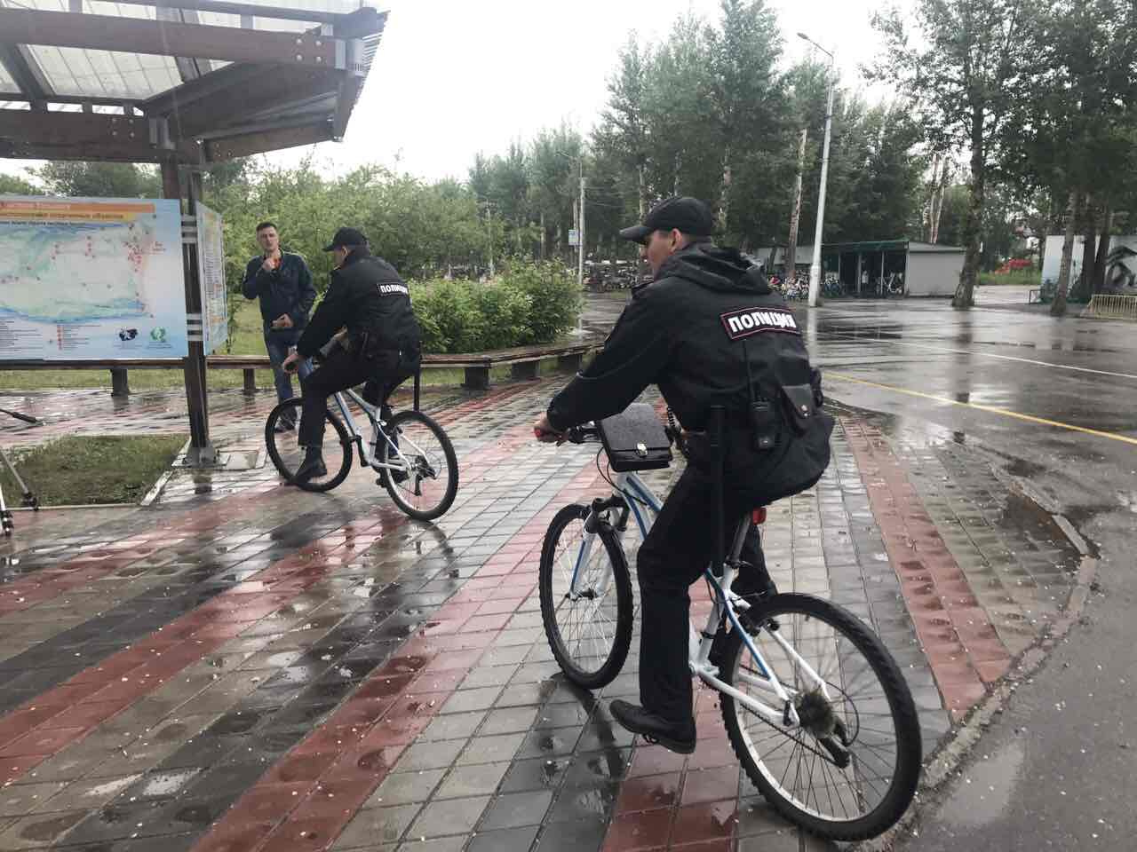 Пока полицейские на велосипедах патрулируют о. Татышев и левобережную набережную