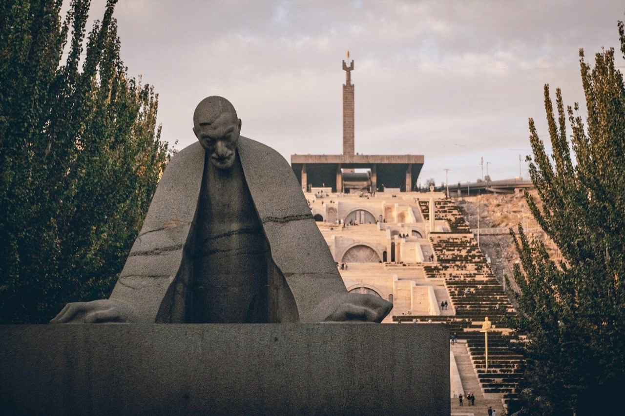 Главная смотровая площадка Еревана и памятник армянскому архитектору Александру Таманяну