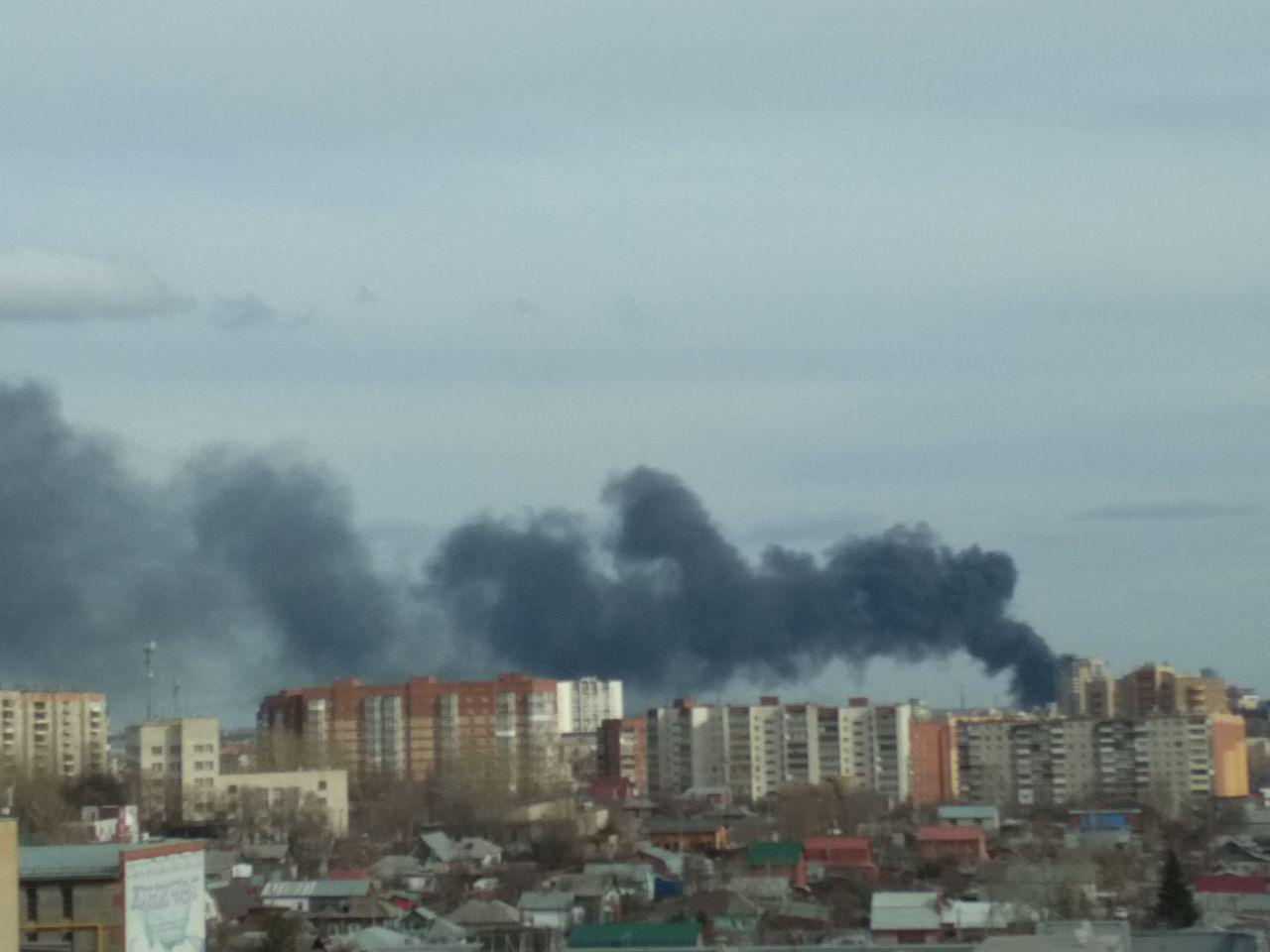 Дым относит в сторону ЧЭМК Дым относит в сторону ЧЭМК