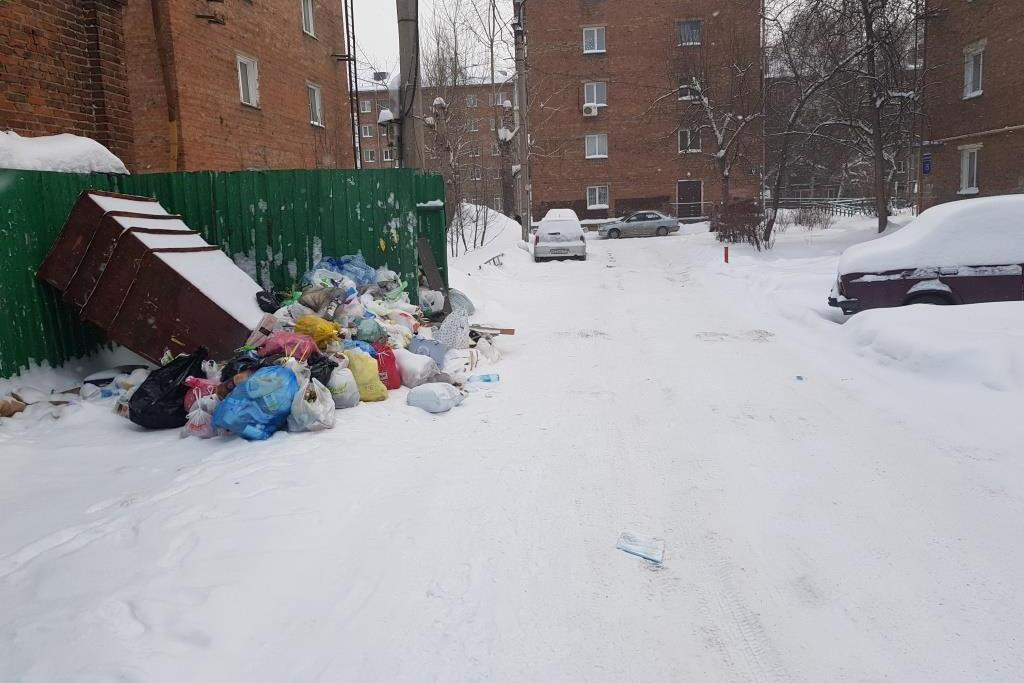 В Ленинском районе серьезные проблемы с вывозом мусора В Ленинском районе серьезные проблемы с вывозом мусора