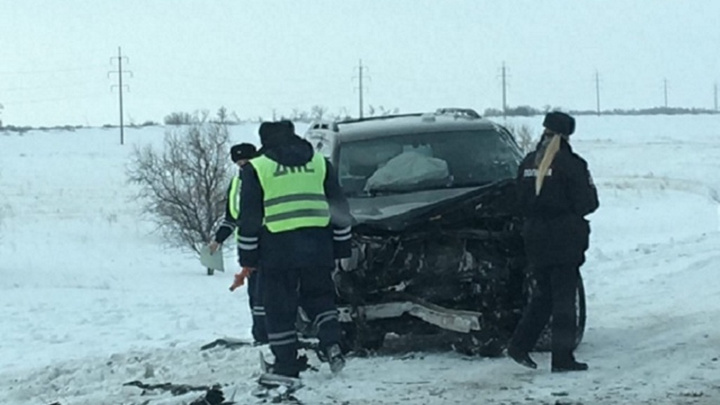 Toyota Land Cruiser смяла Lada XRAY в Челябинской области, водитель «Лады» погиб