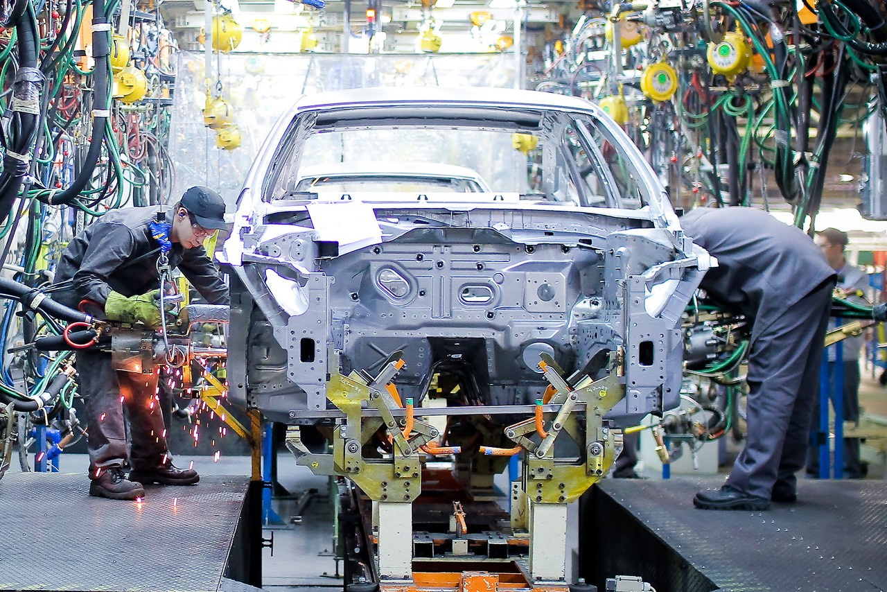 Российские автозаводы оптимизируют модельные ряды, например Nissan теперь собирает в России только кроссоверы Российские автозаводы оптимизируют модельные ряды, например Nissan теперь собирает в России только кроссоверы