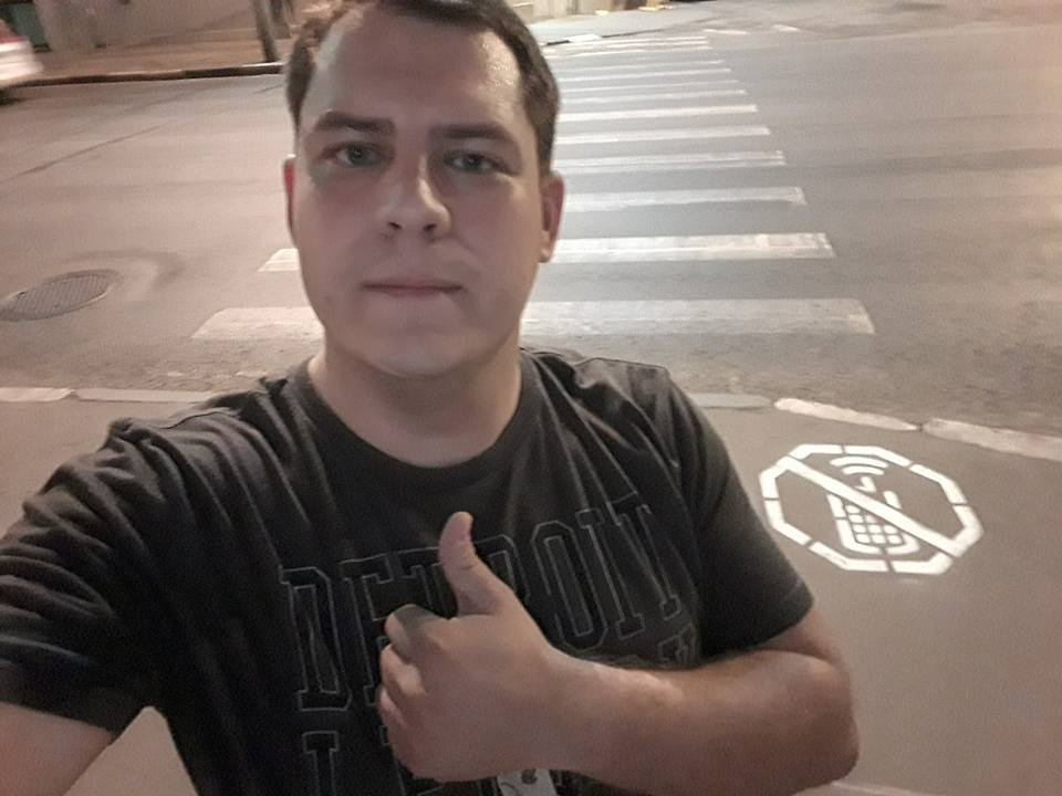 Иван Сергеев наносил пиктограммы ночью Иван Сергеев наносил пиктограммы ночью