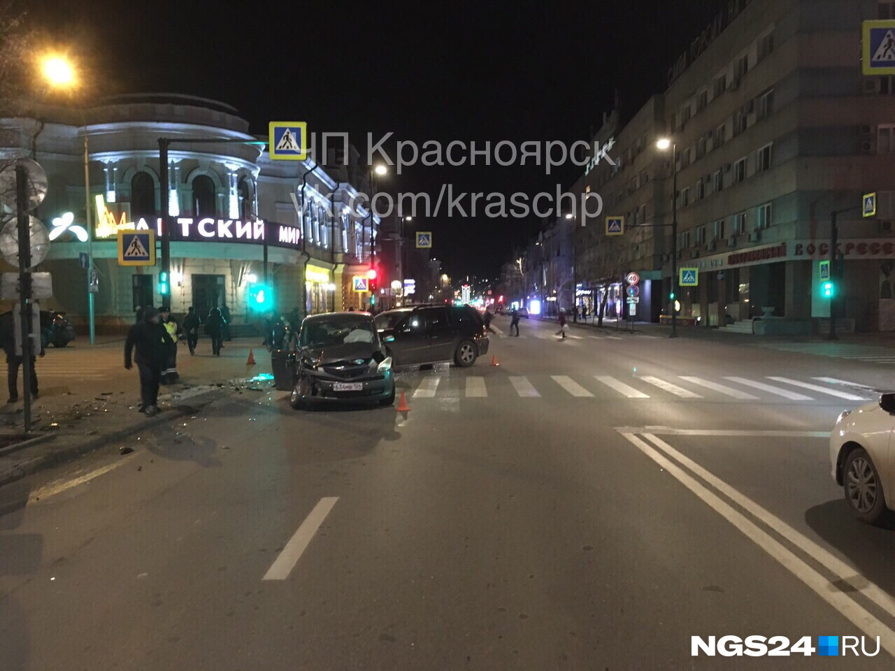 Авария произошла на перекрёстке Мира и Кирова Авария произошла на перекрёстке Мира и Кирова