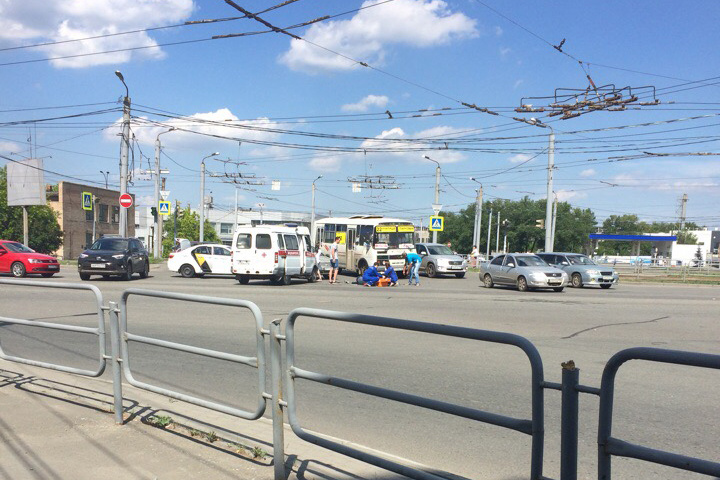 Первая карета скорой помощи приехала Первая карета скорой помощи приехала