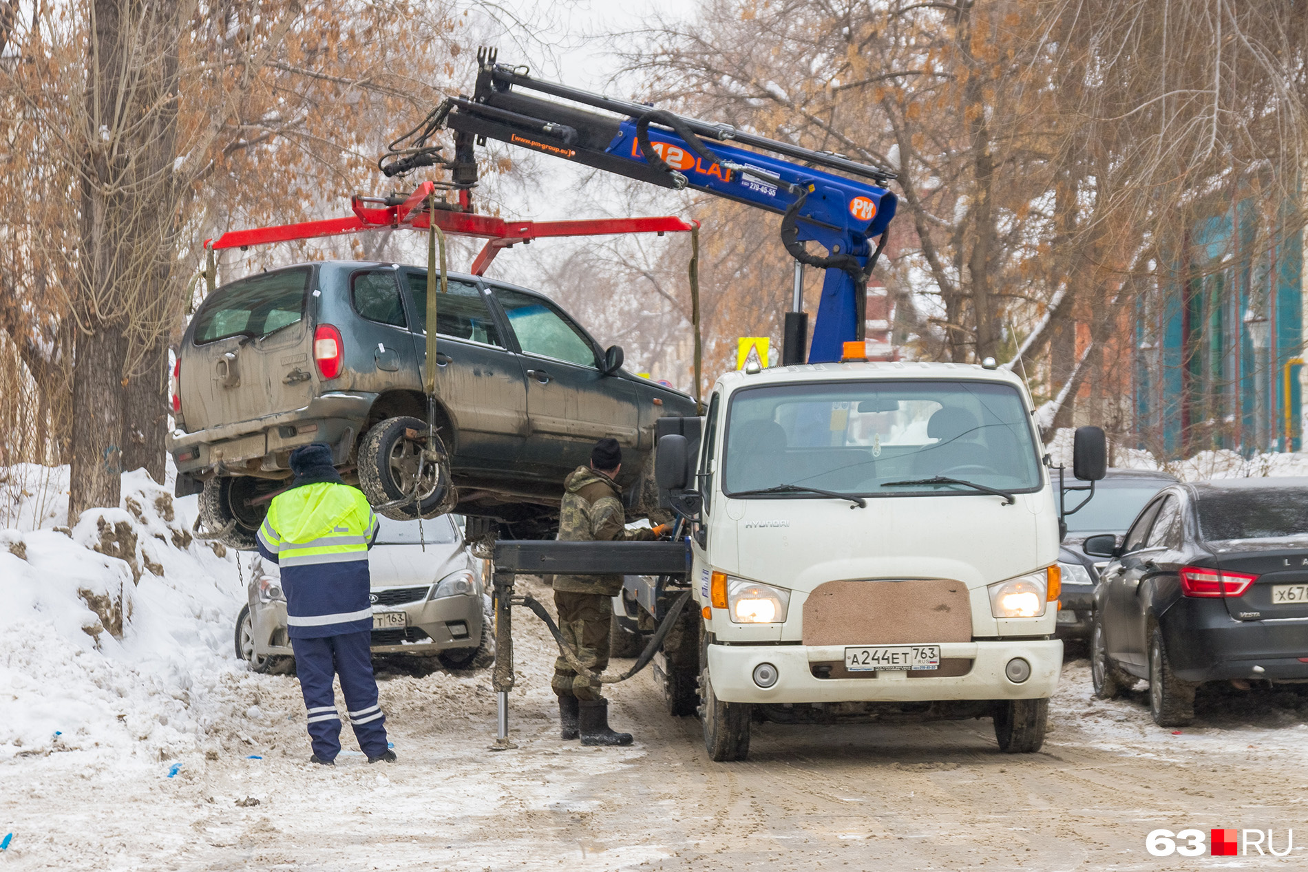 Особо активно эвакуаторы работают в центре Самары Особо активно эвакуаторы работают в центре Самары