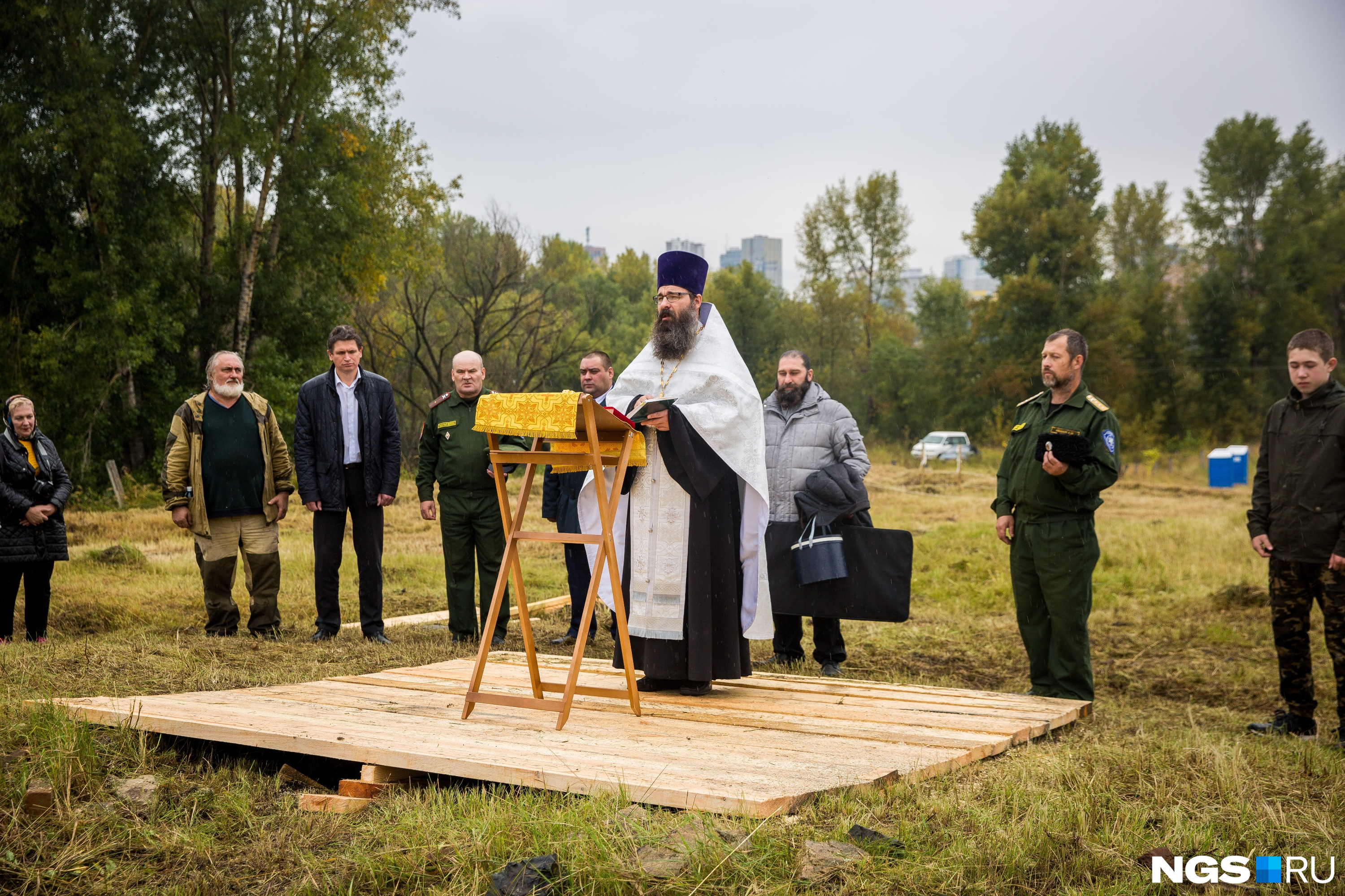 Новосибирская епархия РПЦ освятила начало раскопок, связанных с фундаментом старинной церкви
