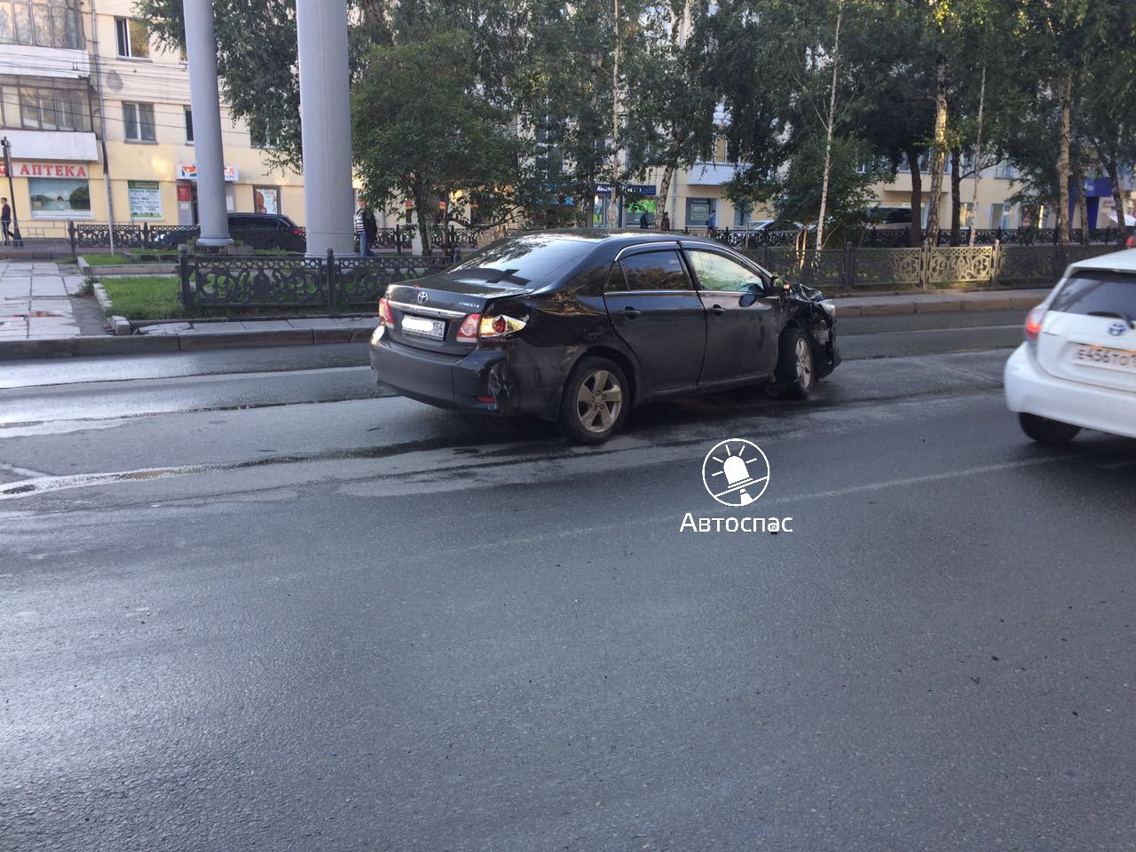 В аварии пострадали две пассажирки Toyota Corolla В аварии пострадали две пассажирки Toyota Corolla
