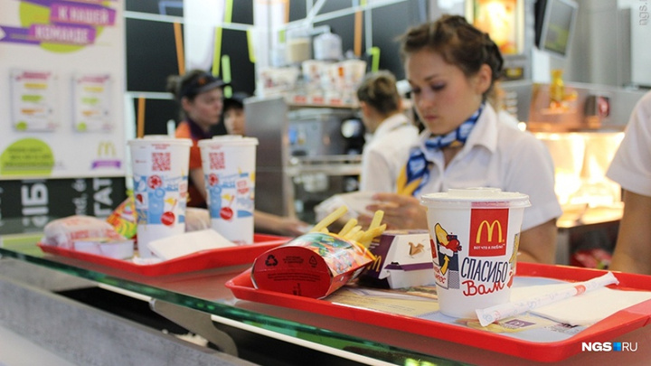 Красноярцев начали оповещать об открытии McDonald's в центре