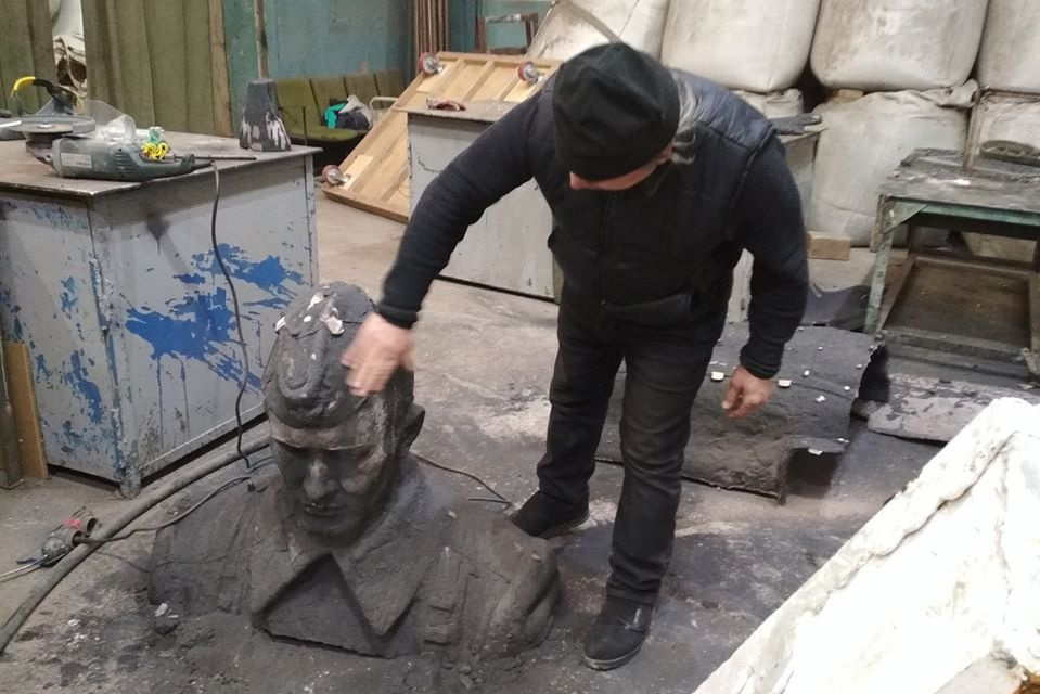 Работа над монументом Работа над монументом