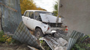 Не справился с управлением: в Самарской области мужчина протаранил бетонную стену