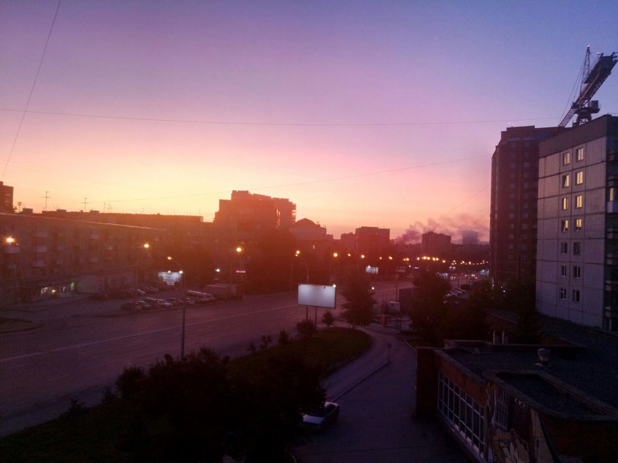Утром очевидец заметил много дыма в районе «Золотой Нивы»