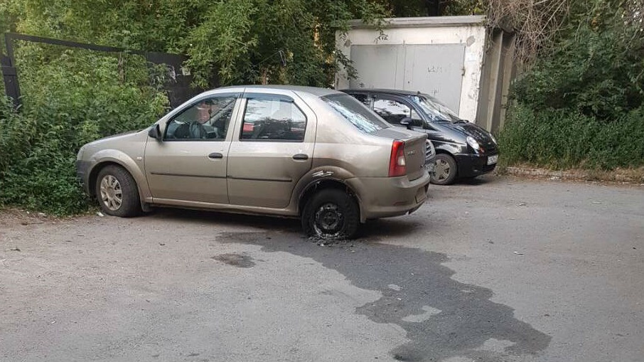 Автомобиль с характерными следами поджога Автомобиль с характерными следами поджога