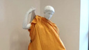Одевать или не одевать? Священники спорят, стоило ли укутывать статуи в новосибирском вузе