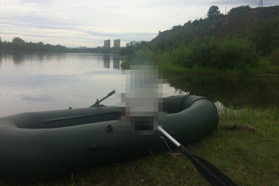 Лодку нашли на мелководье. Родные предоставили нам фото этой лодки Лодку нашли на мелководье. Родные предоставили нам фото этой лодки