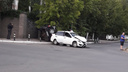 В Тольятти авто перевернулось на бок и влетело в забор после ДТП с «Грантой»