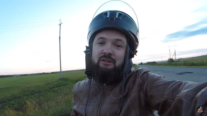 Красноярский видеоблогер отправился на мопеде до Сочи