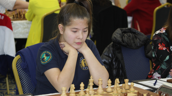 Выиграла 7 партий подряд: юная шахматистка из Екатеринбурга стала чемпионкой мира