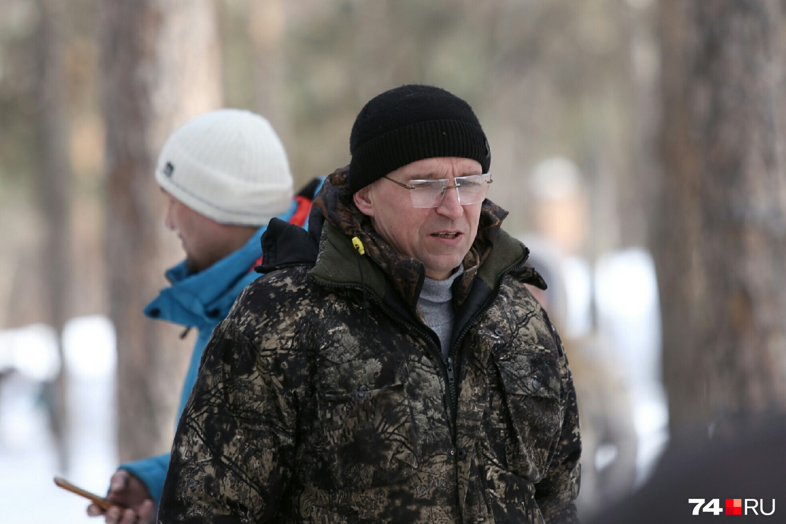 Хозяин волка Сергей Панасенко называет
такой выгул животных зоотерапией для
детей Хозяин волка Сергей Панасенко называет
такой выгул животных зоотерапией для
детей