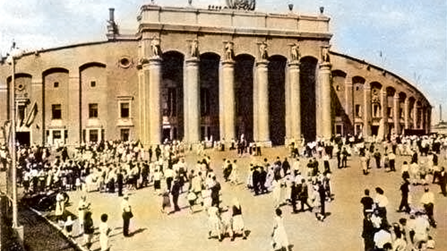 За сто лет до ЧМ: Центральный стадион, который построили пленные немцы и испортила рота солдат