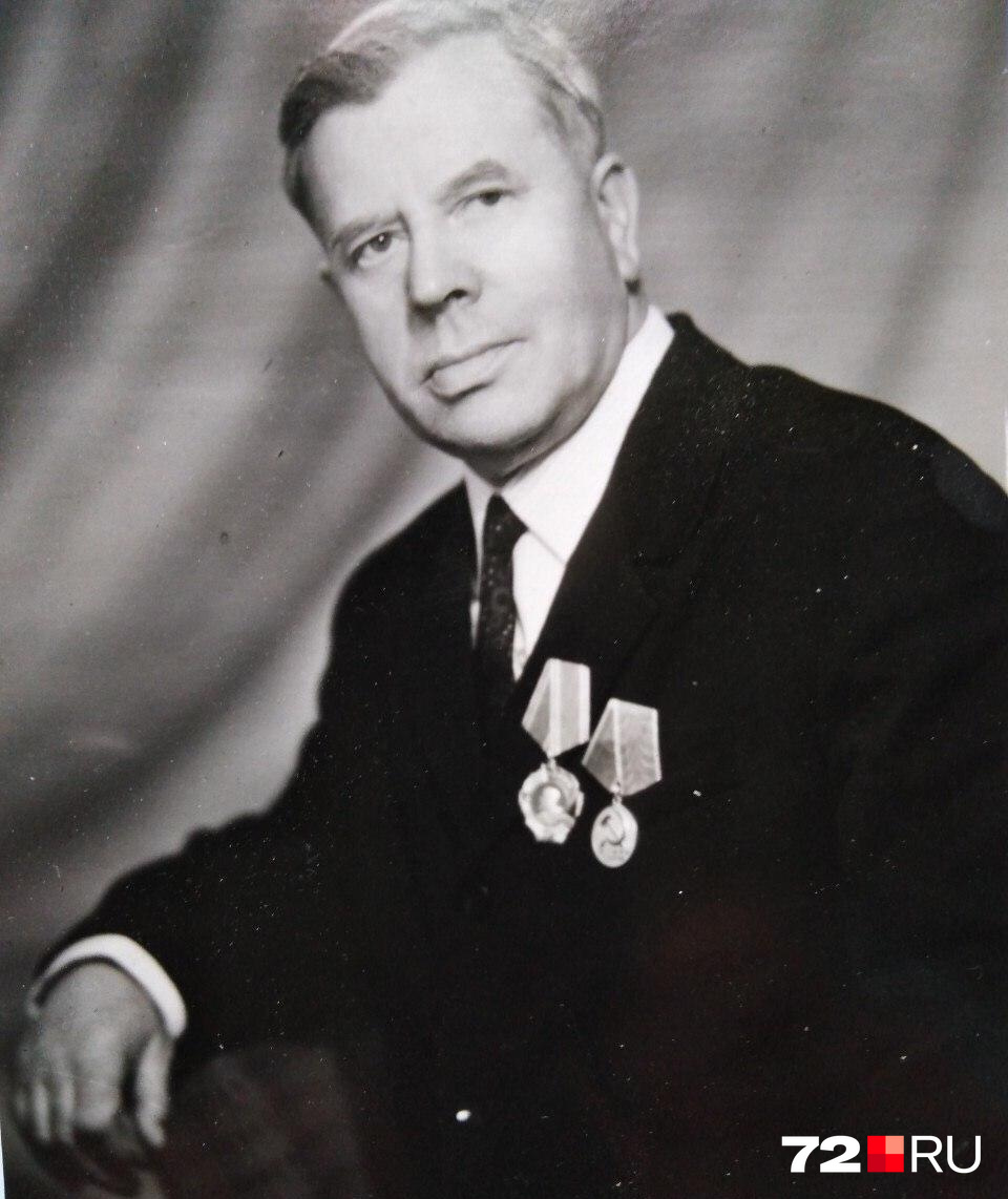 Николай Петрович Вихорев — первый главный инженер ТЭЦ-1. На груди — почетный орден Ленина