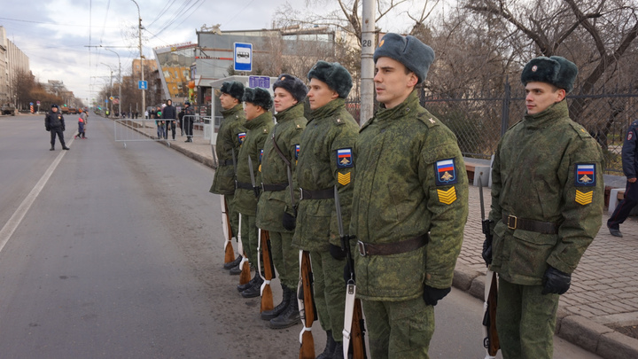 Первые кадры масштабного полицейского парада в Красноярске