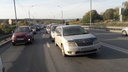 «Паровозик» из 4 автомобилей собрал многокилометровую пробку на Бердском шоссе