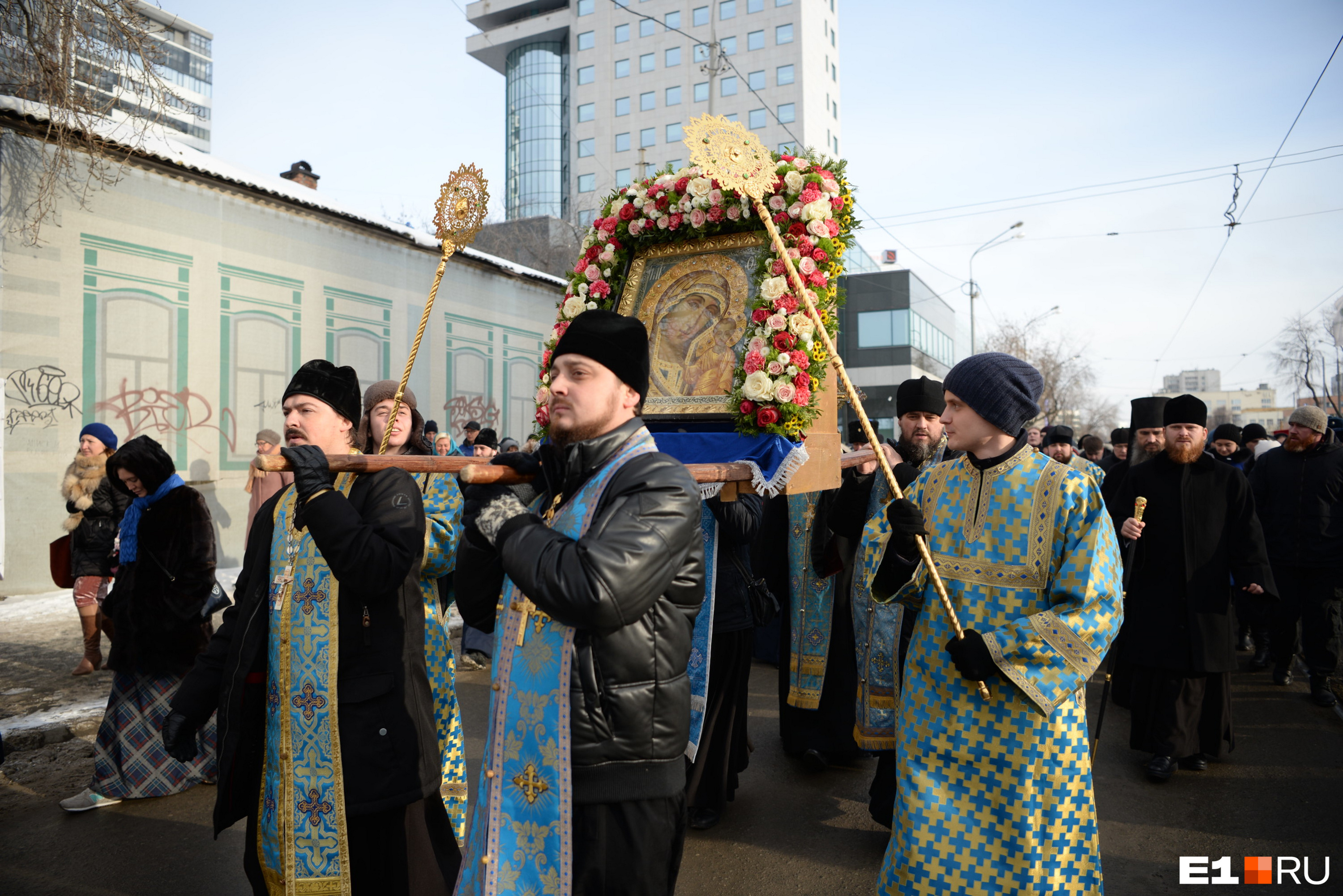 Крестный ход волжский 4 ноября. Крёстный ход Первоуральске.