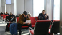 «Самолёты садились во льду»: вылет 1283 пассажиров из Челябинска задержали не из-за багажной ленты