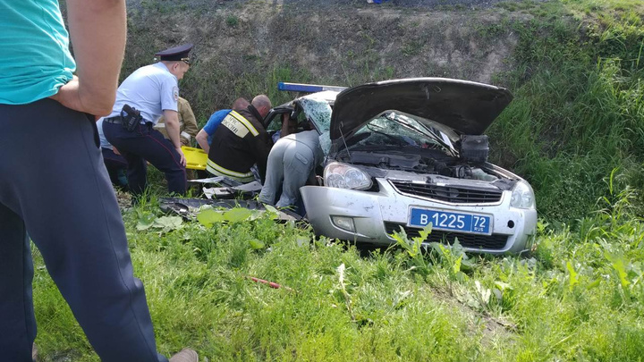 Машина ДПС улетела в кювет. В ДТП на трассе Тюмень — Ханты-Мансийск пострадали четыре человека