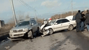Шесть машин не поделили Винаповский мост: собирается пробка