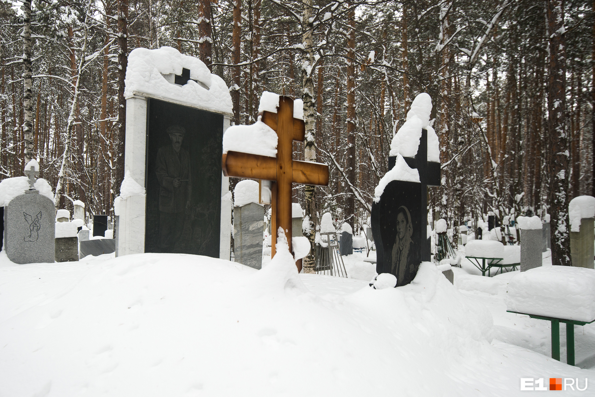 Православные кресты на могилах цыган не редкость