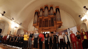 Детский хор спел Rammstein под орган в архангельской Кирхе: смотрим видео с репетиции