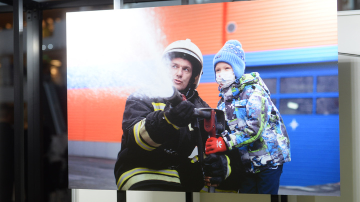 Малыши, которые рано повзрослели: в Ельцин-центре открылась фотовыставка про онкобольных детей