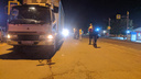 На трассе под Новочеркасском грузовик сбил двух человек