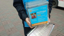 На остановках по Красноярску собирают деньги больным детям: куда идут пожертвования и законно ли это