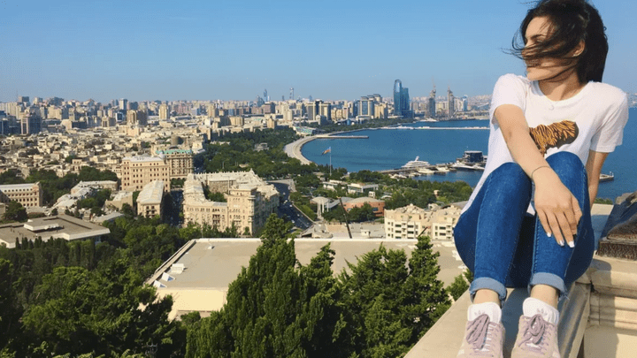 «А меня не украдут? Надо будет в парандже ходить?»: поуехавшие азербайджанцы разбивают стереотипы