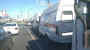 Около станции метро «Московская» автобус и маршрутка зажали скорую помощь