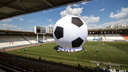В Челябинске надули самый большой в мире футбольный мяч