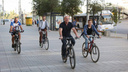 «Там ездить нельзя!»: Глава администрации Волгограда нарушил правила езды на велосипеде