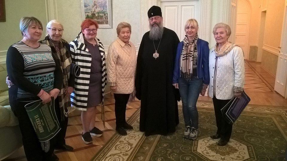 На экскурсии заглянули в Храм-на-Крови и встретили митрополита Кирилла На экскурсии заглянули в Храм-на-Крови и встретили митрополита Кирилла