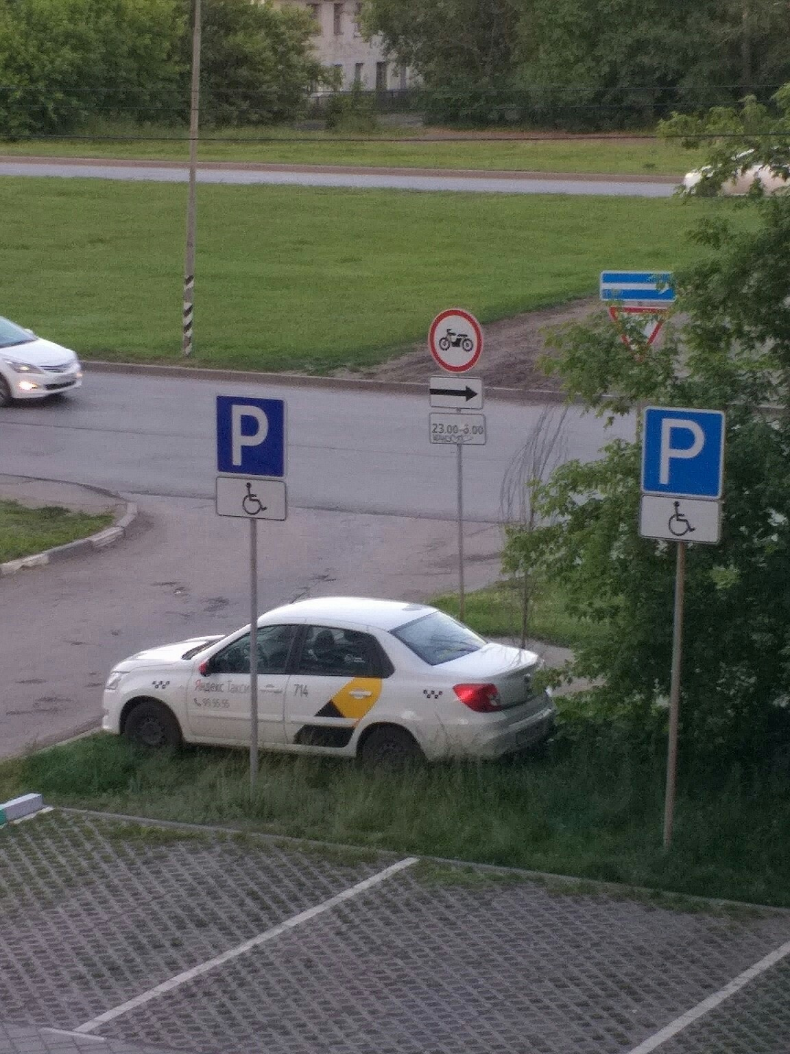 Парковка льва толстого. Парк культуры, улица льва толстого, 23к1. Санкт-петербург, ул. Санкт-петербург улица льва толстого 9 толстой сквер. Парковка льва толстого.