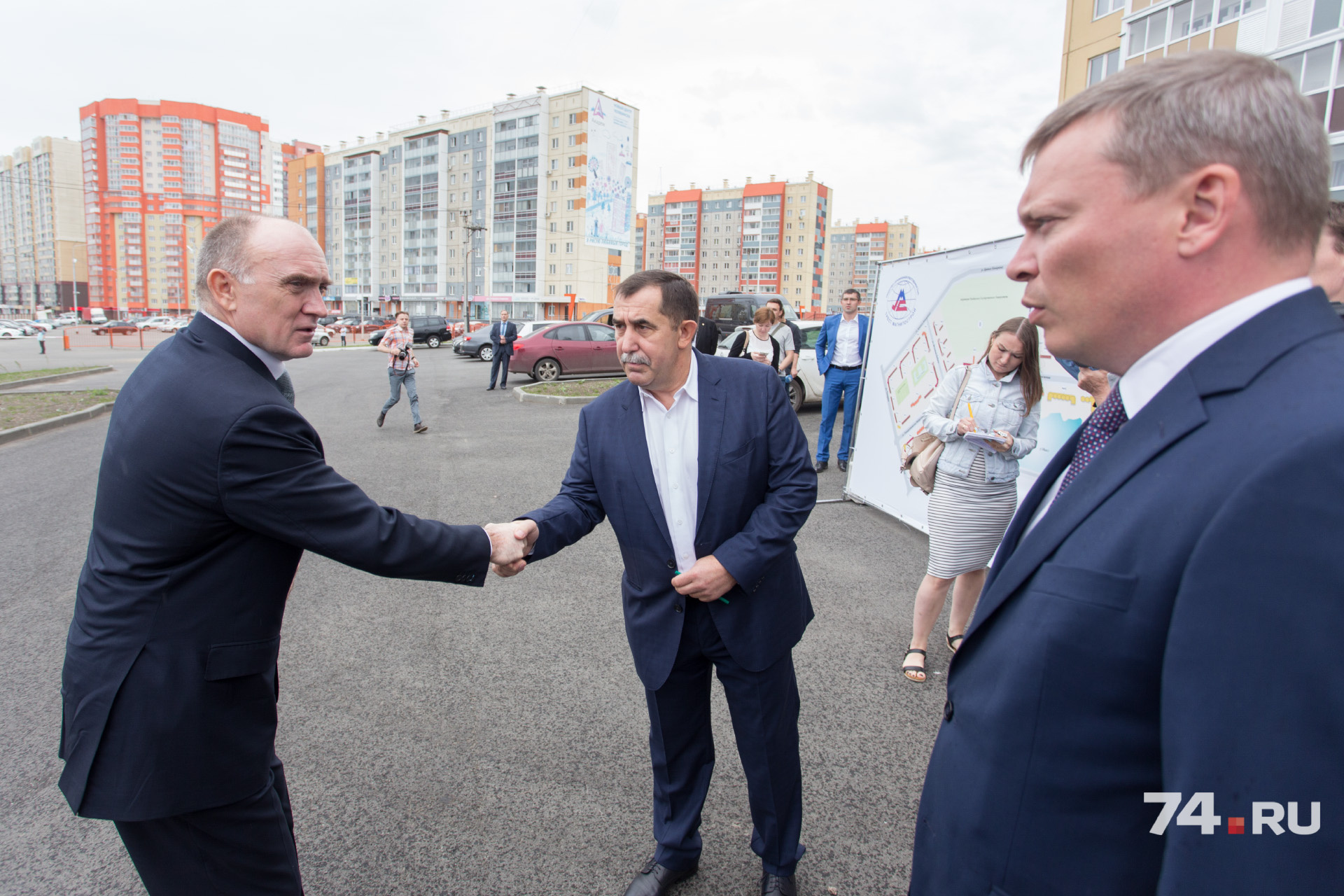 Ранее Олег Лакницкий отчитался перед губернатором по планам достройки домов