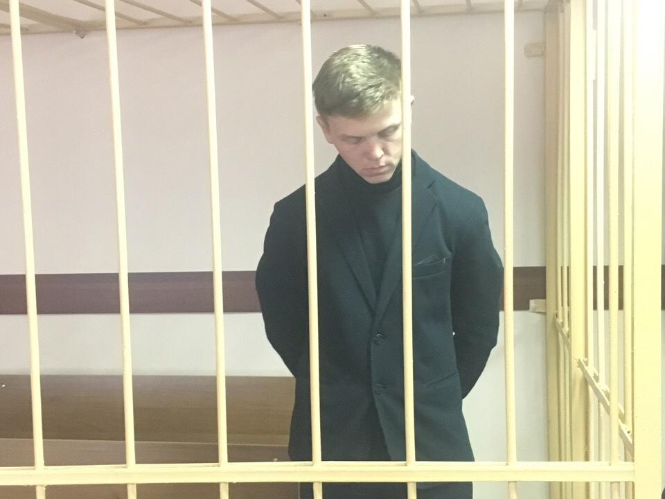 27-летний Алексей Бровкин работает в колонии младшим инспектором отдела безопасности первой категории группы надзора