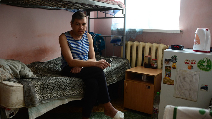 «Пришёл домой — замки другие»: истории трёх людей, которые остались без квартиры