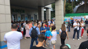Пришли на день рождения: сотни новосибирцев выстроились к кассам зоопарка