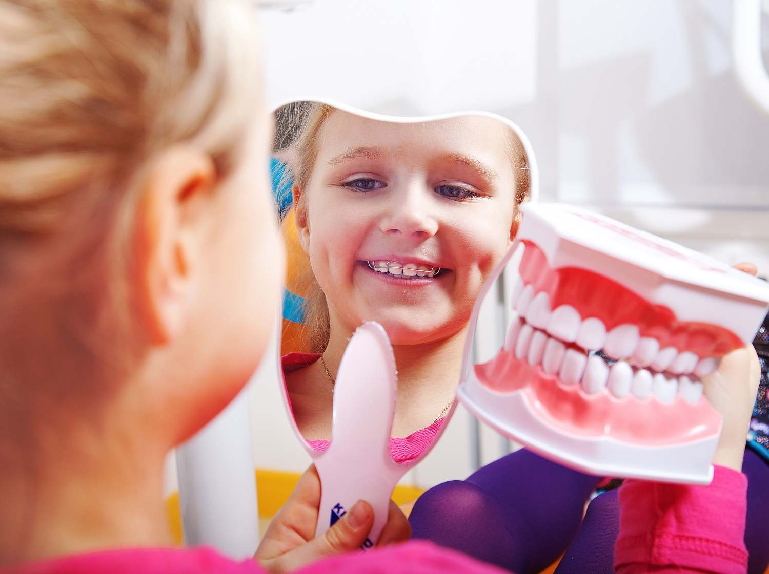 Ребенок боится стоматолога: что делать